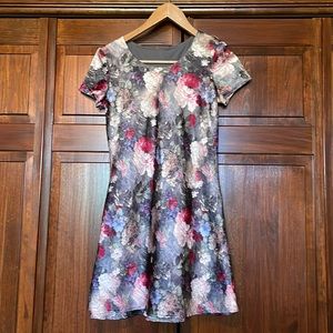 Molly Mallow floral dress, size 6